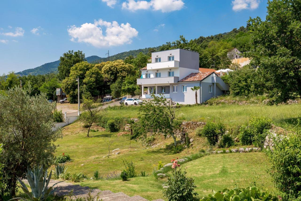 Zita Lovran Apartment Opric