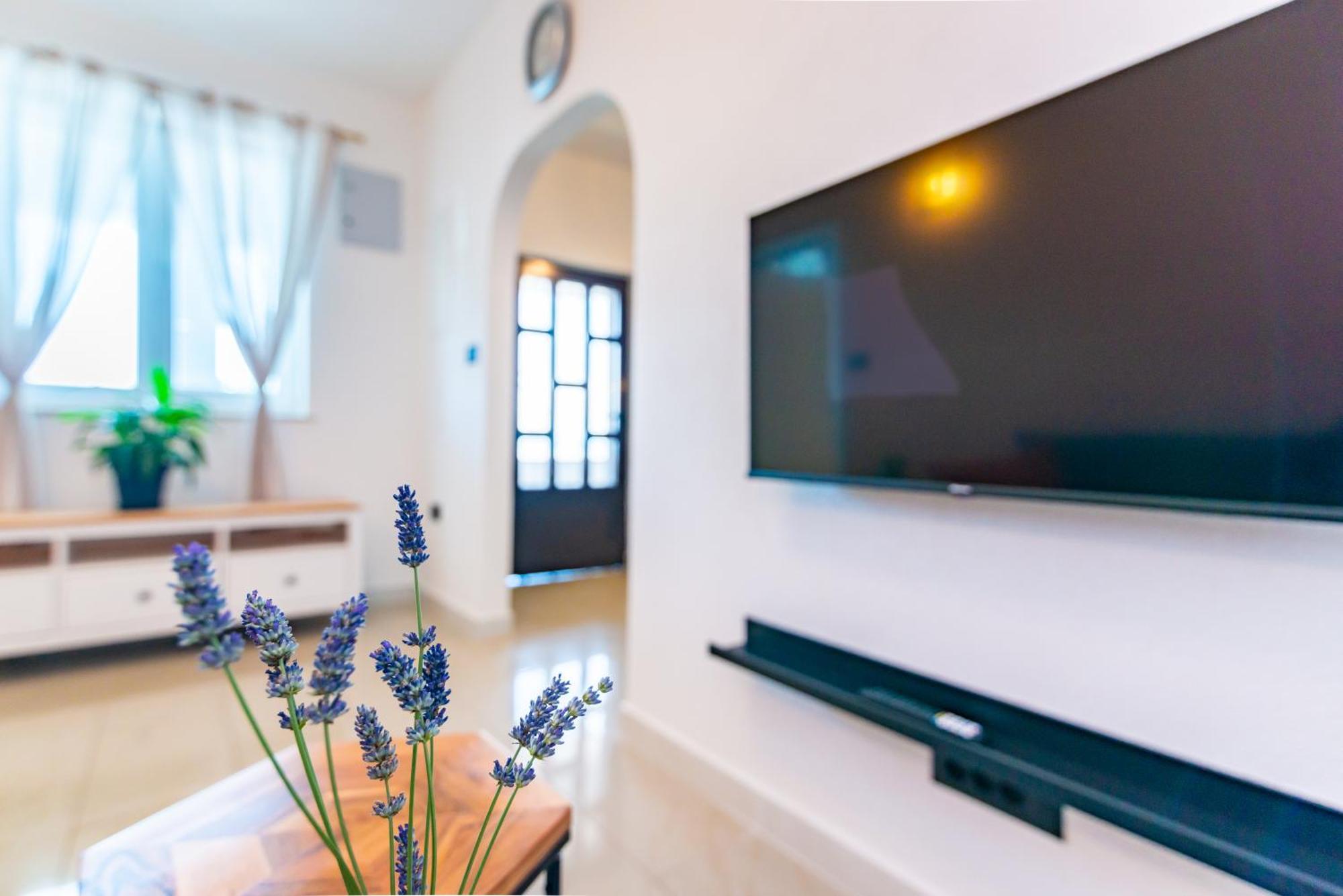 Zita Lovran Apartment Opric