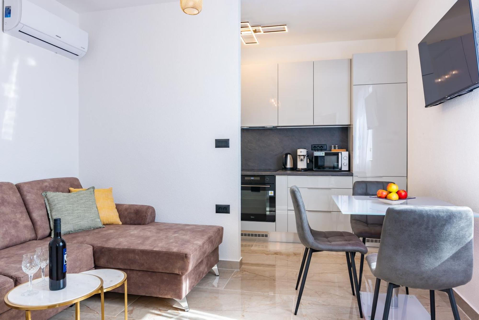 Zita Lovran Apartment *